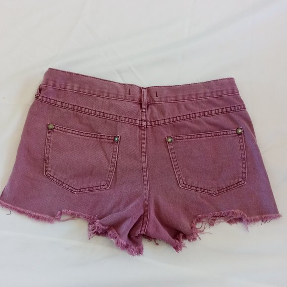 Free People Cut off 'Shark Bite' Denim Shorts in Washed out burgundy size 28 - Picture 2 of 8
